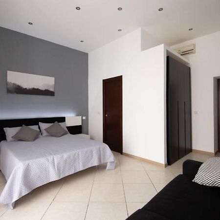 Toledo Jacuzzi Appartment Naples Extérieur photo