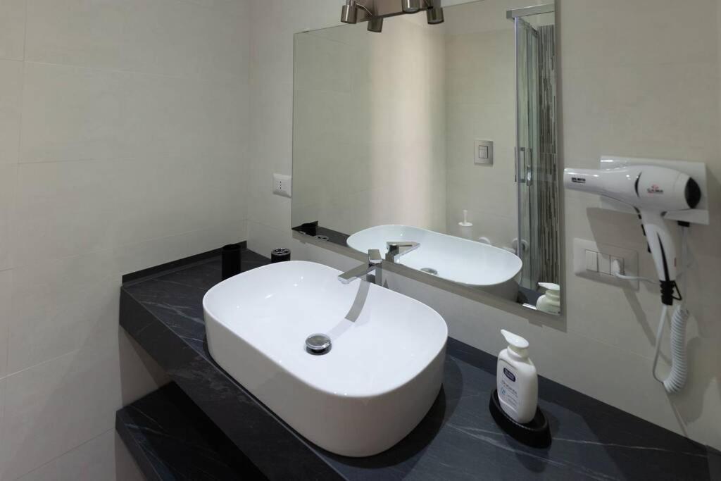 Toledo Jacuzzi Appartment Naples Extérieur photo